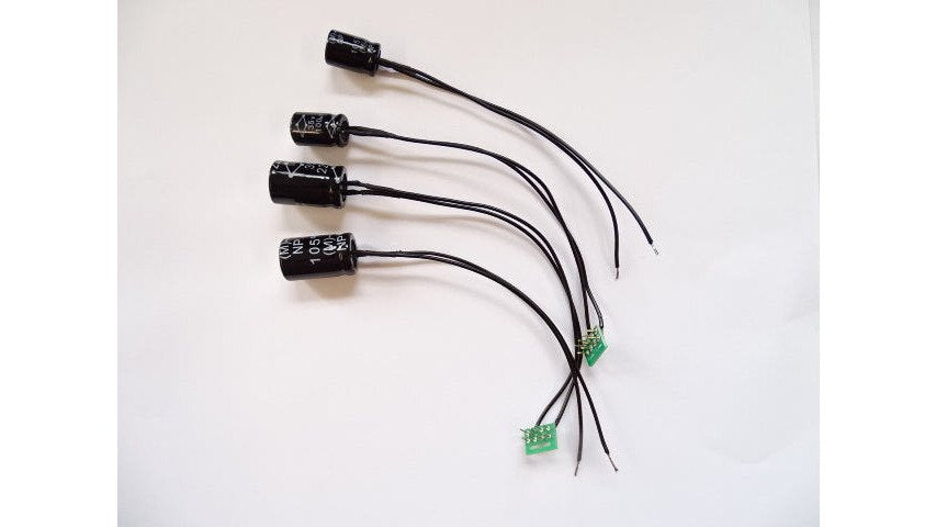 How to Install Stay-Alive Capacitors in DC Model Trains