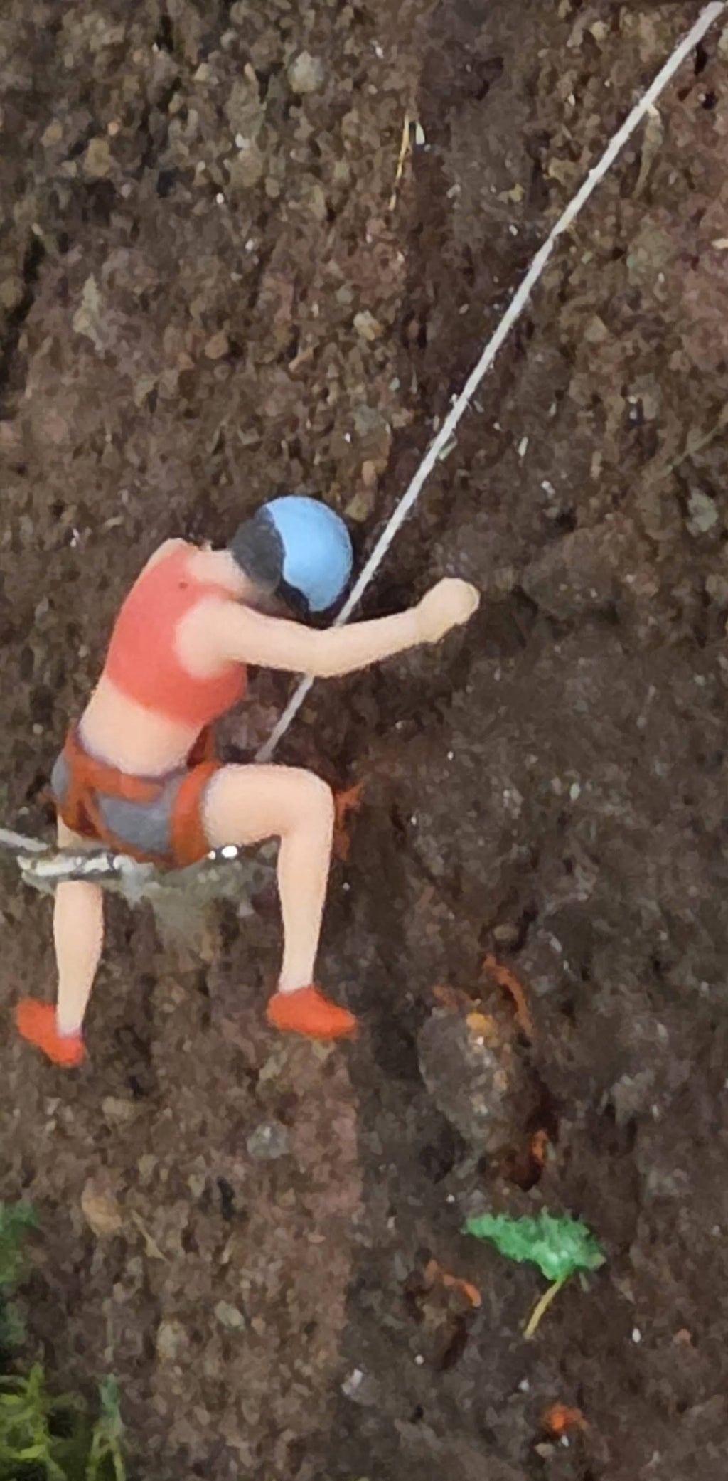 Hand-Painted Miniature Climbing Set – 2 Piece HO Scale Miniature People Collection