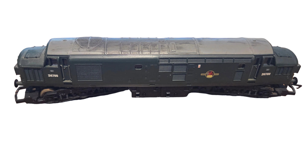 Hornby R2471A Class 37 D6700 in BR green with split head code
