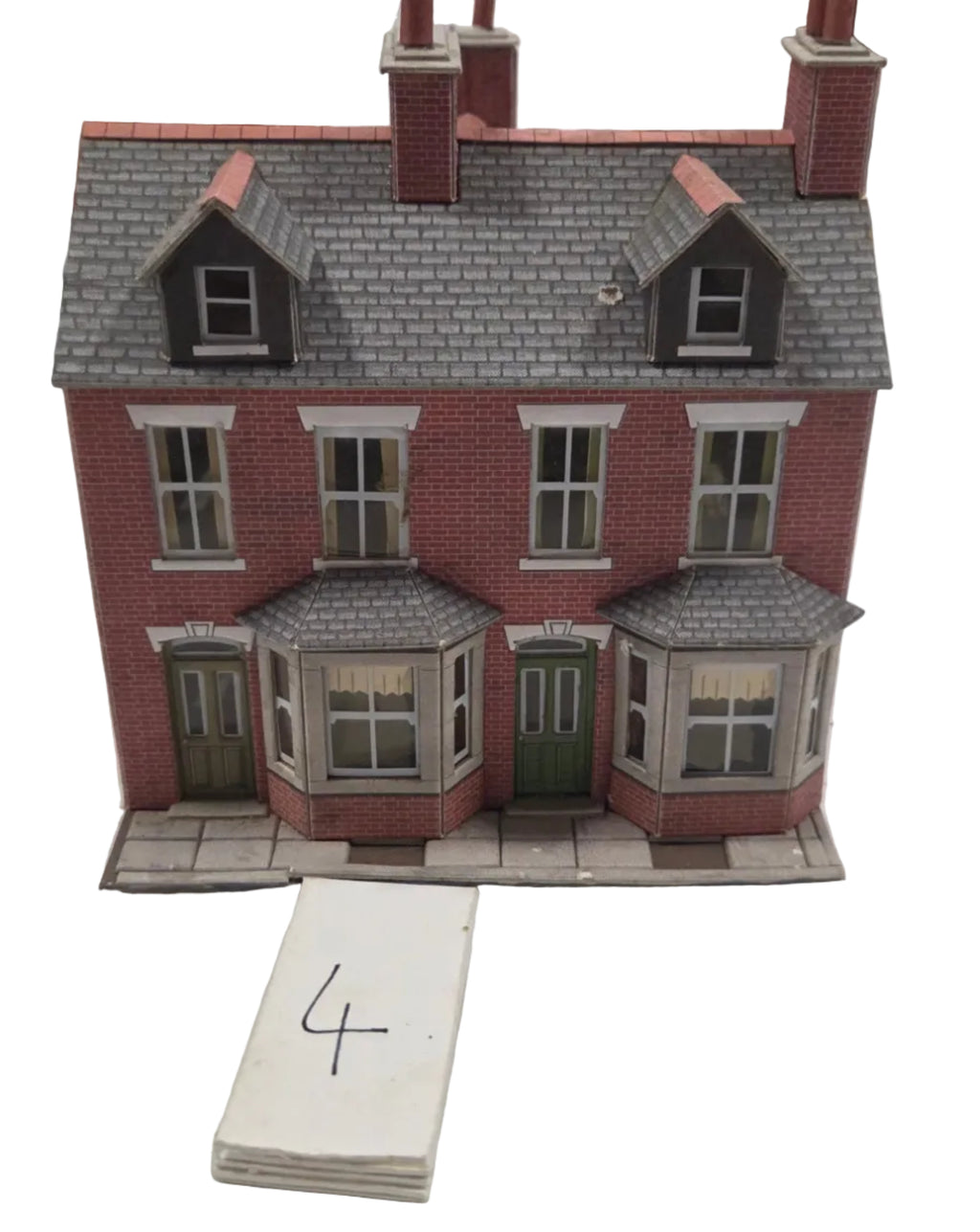 OO/HO Scale Card Kit Terraced Houses (4) – Built & Painted – PreLoved