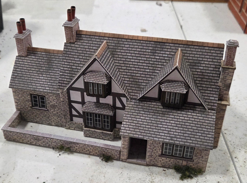 OO/HO Scale Tudor Manor House – Pre-Built Card Scenic Building – PreLoved