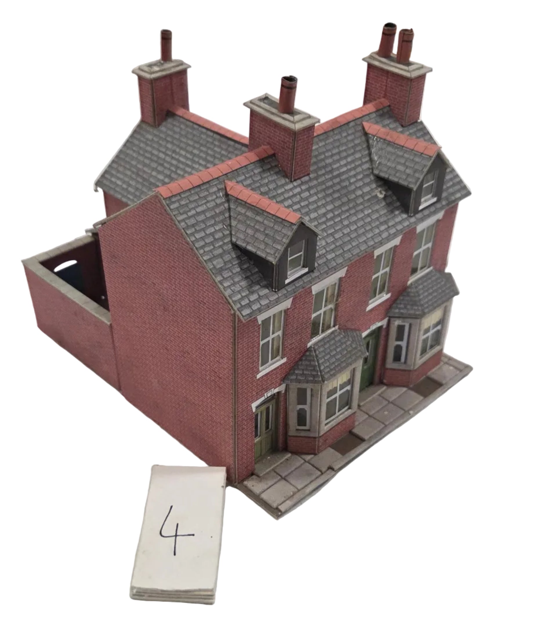 OO/HO Scale Card Kit Terraced Houses (4) – Built & Painted – PreLoved