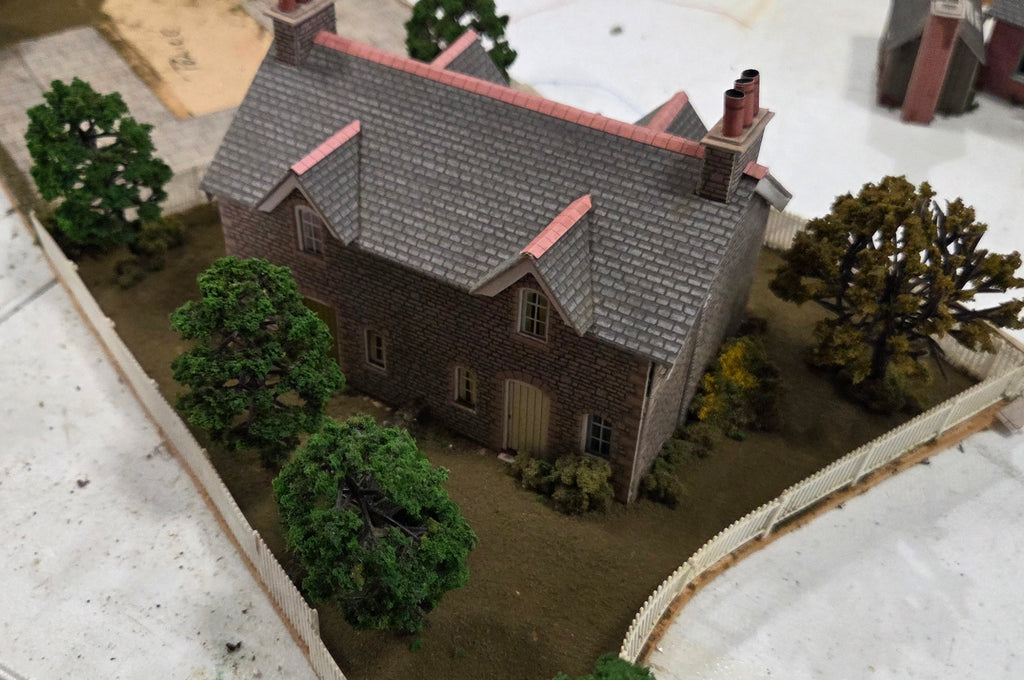 OO/HO Scale Likely Metcalfe Country Cottage & Garden Scene – Pre-Built – PreLoved