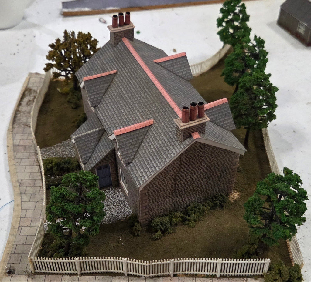 OO/HO Scale Likely Metcalfe Country Cottage & Garden Scene – Pre-Built – PreLoved