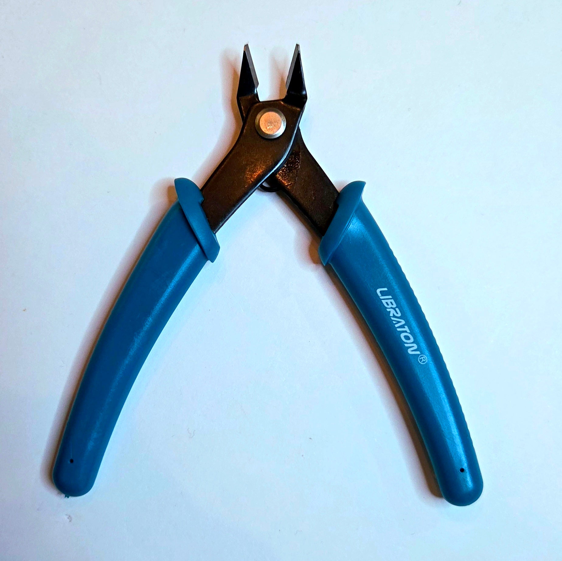 Hardened track and wire cutters